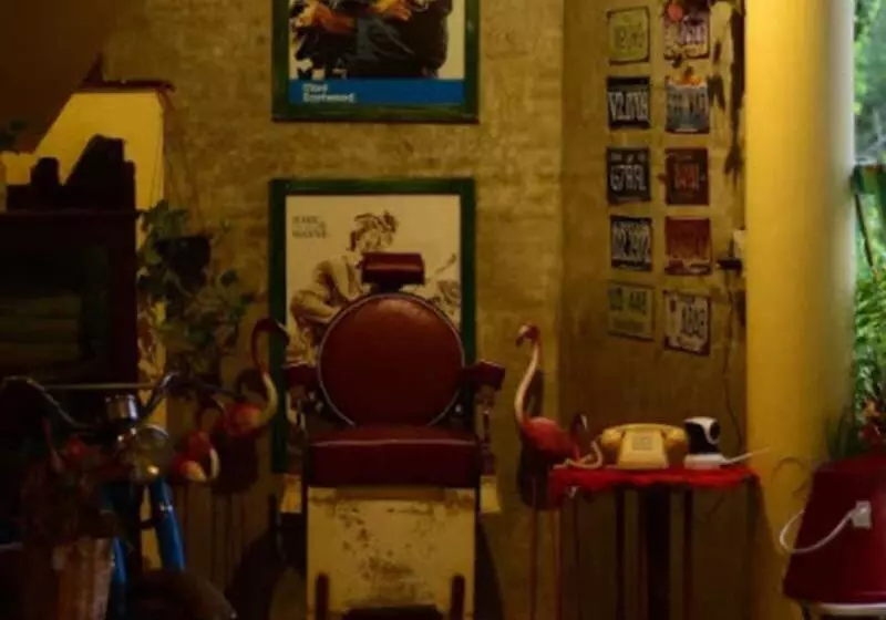 Majatalo River Jam Amphawa