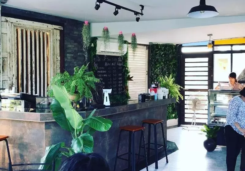 Majatalo River Jam Amphawa