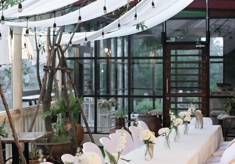 Majatalo River Jam Amphawa