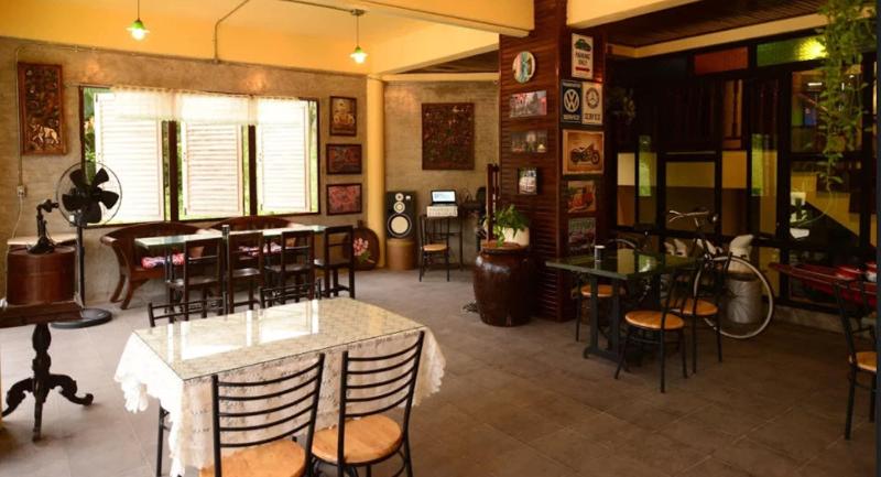 Majatalo River Jam Amphawa