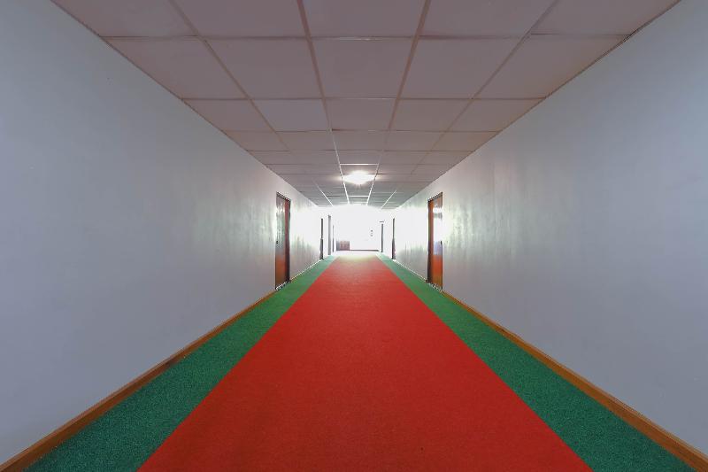 Отель Dumrong Town