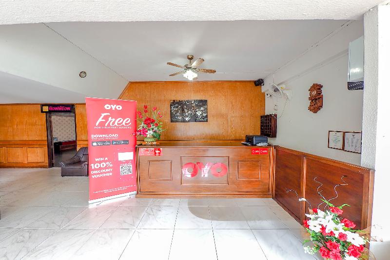 Отель Dumrong Town