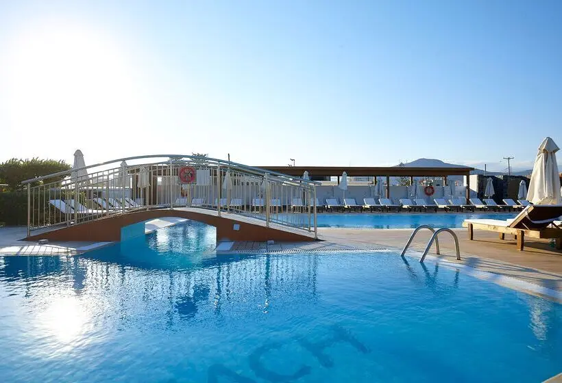 ホテル Astir Beach