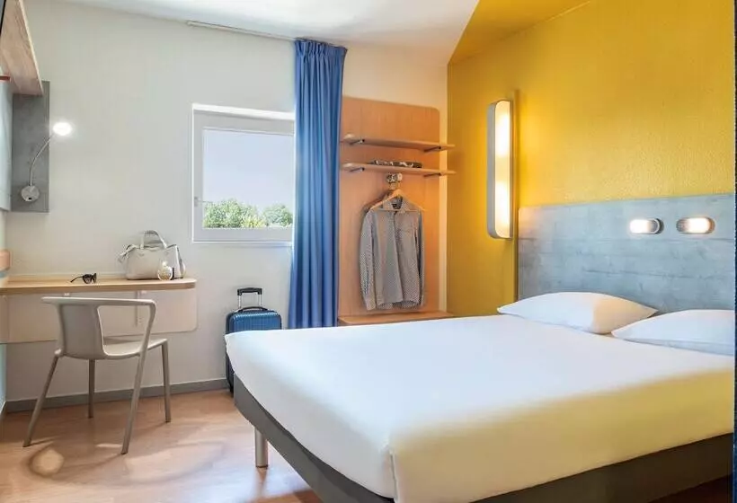 בית מלון כפרי Ibis Budget Grigny Centre