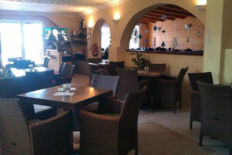 فندق Oasis Beach