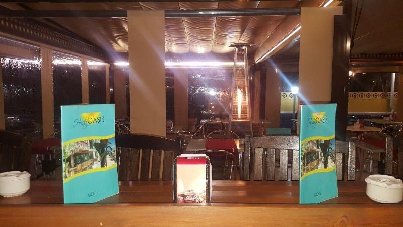 فندق Oasis Beach