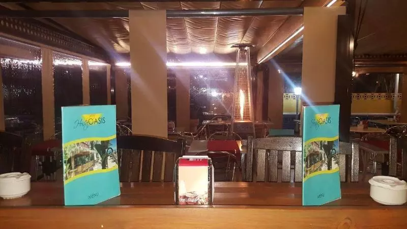 فندق Oasis Beach