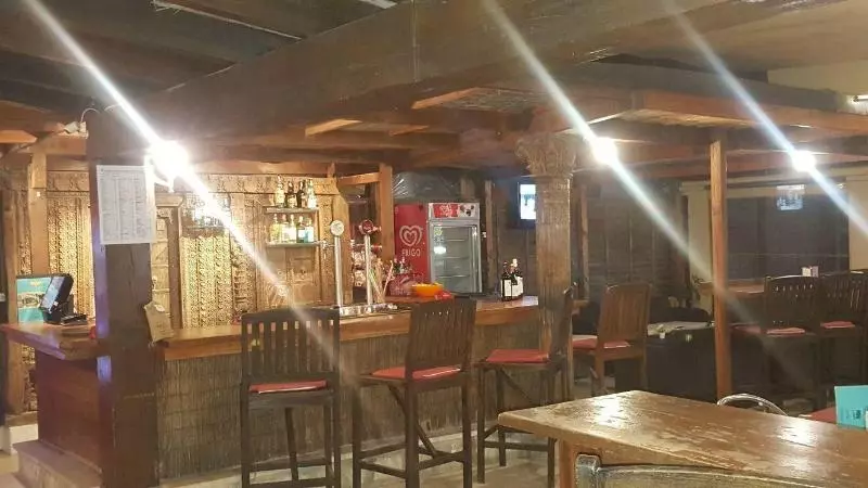 فندق Oasis Beach