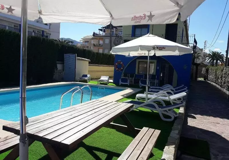 فندق Oasis Beach