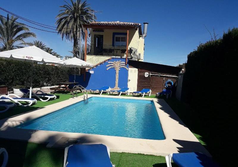 فندق Oasis Beach