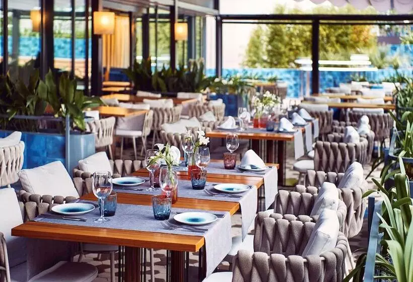 Отель Sofitel Barcelona Skipper