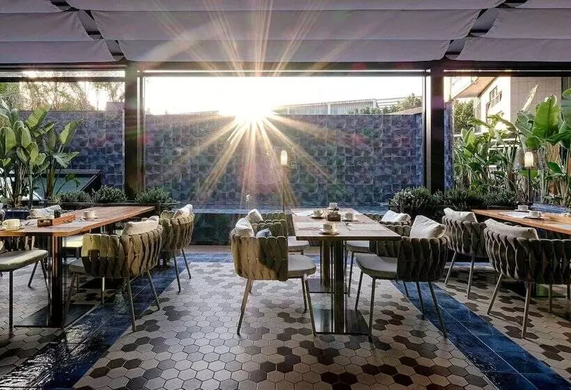 Отель Sofitel Barcelona Skipper