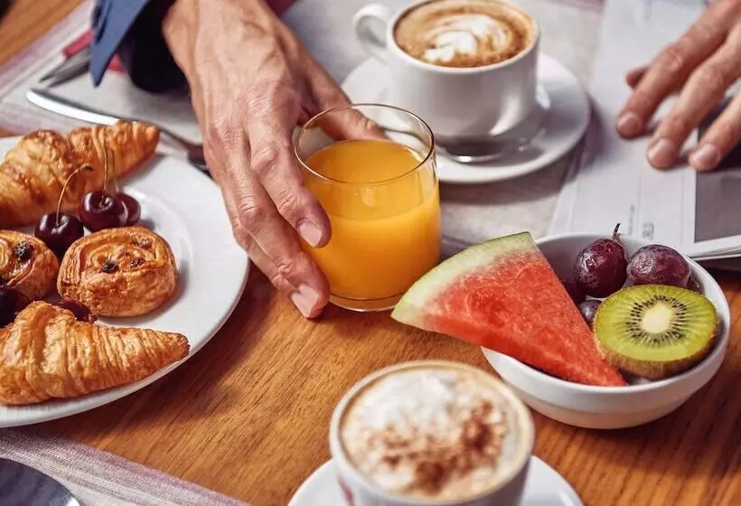 Отель Sofitel Barcelona Skipper