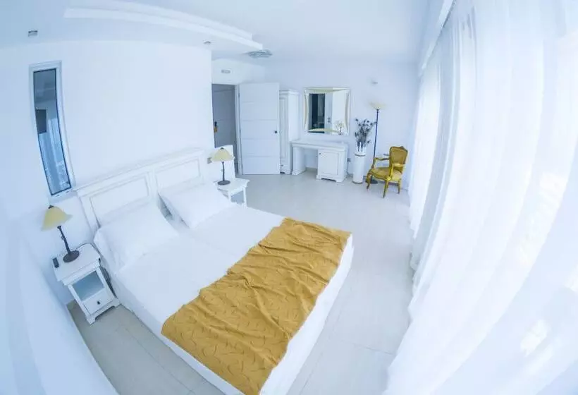 Hydrele Beach Hotel & Village