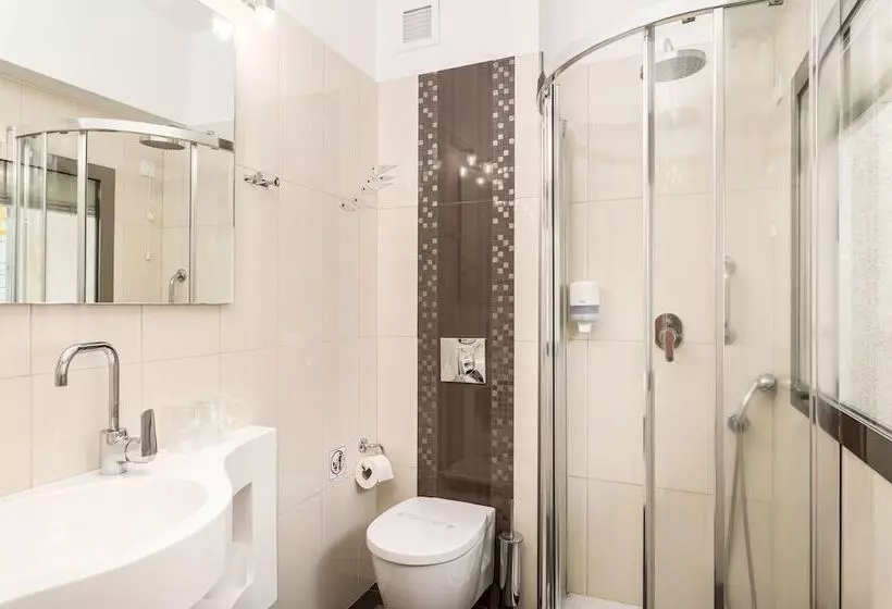 Hydrele Beach Hotel & Village