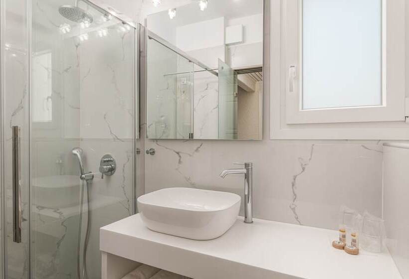 Hydrele Beach Hotel & Village