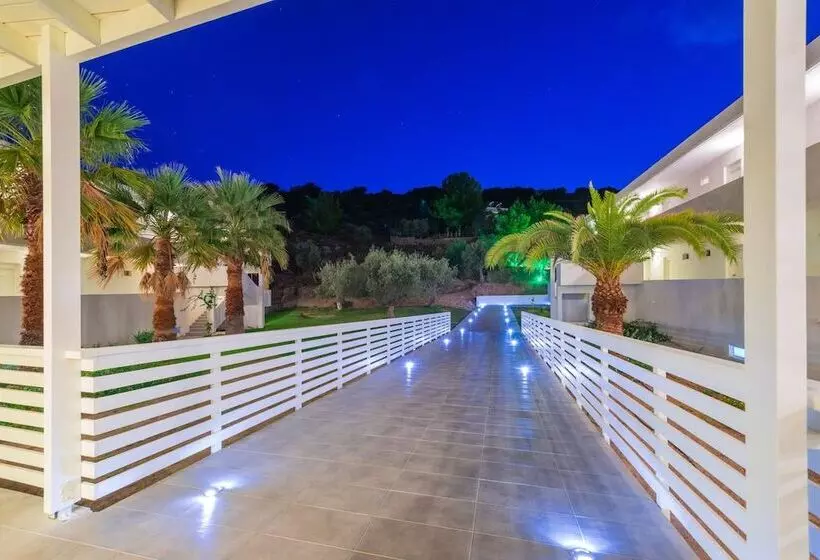 Lindos White Hotel & Suites