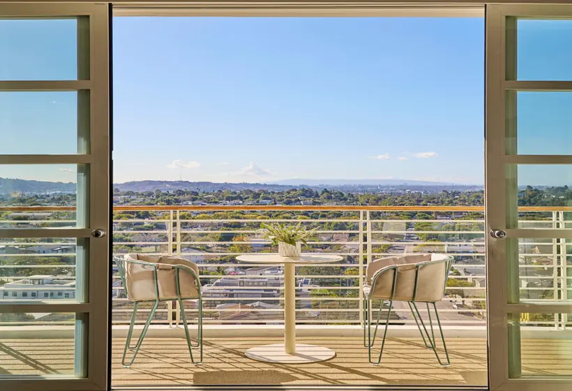Cameo Beverly Hills, Lxr Hotels & Resorts