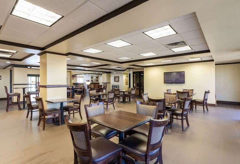 هتل Comfort Suites Austin Airport
