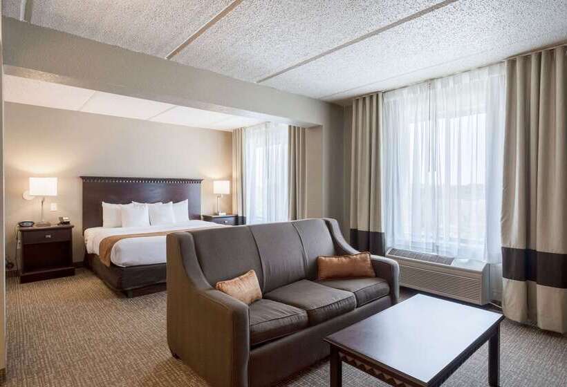 هتل Comfort Suites Austin Airport