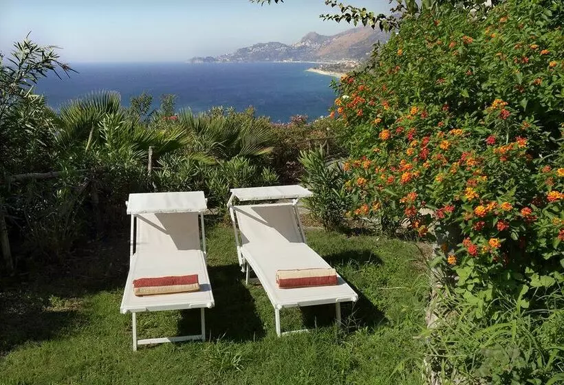 Отель Crystal Sea