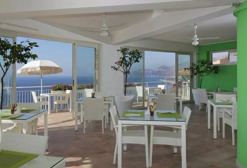 Отель Crystal Sea