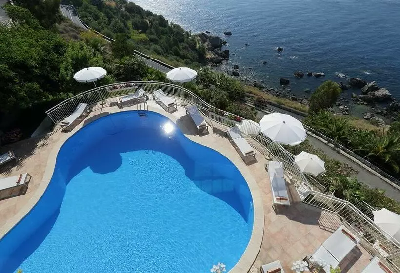 Отель Crystal Sea