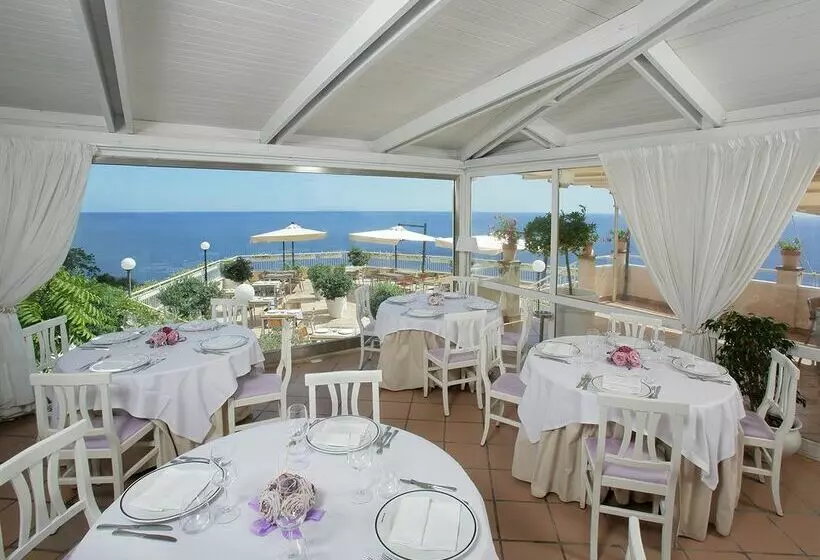 Отель Crystal Sea