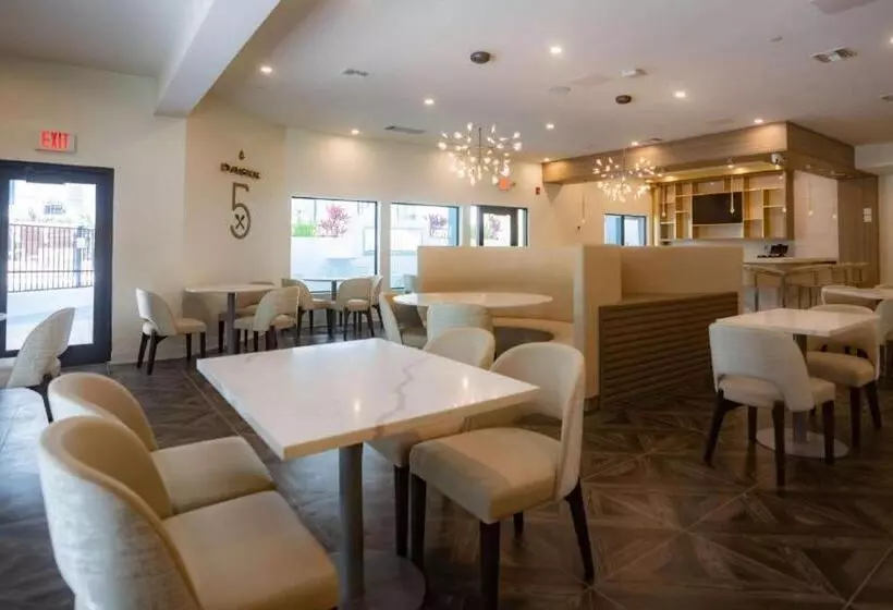 Daskk Orlando Hotel Near Universal Blvd, Ascend Hotel Collection