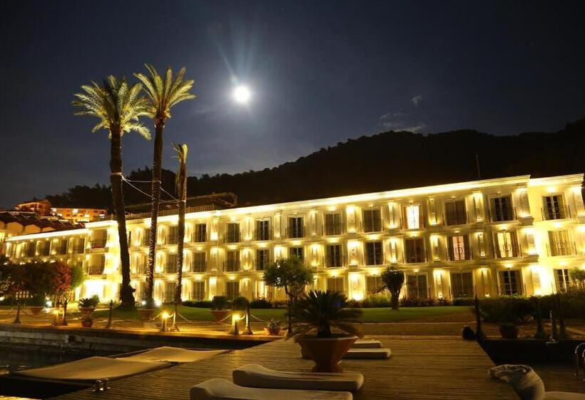 בית מלון כפרי Ece Saray Marina Resort