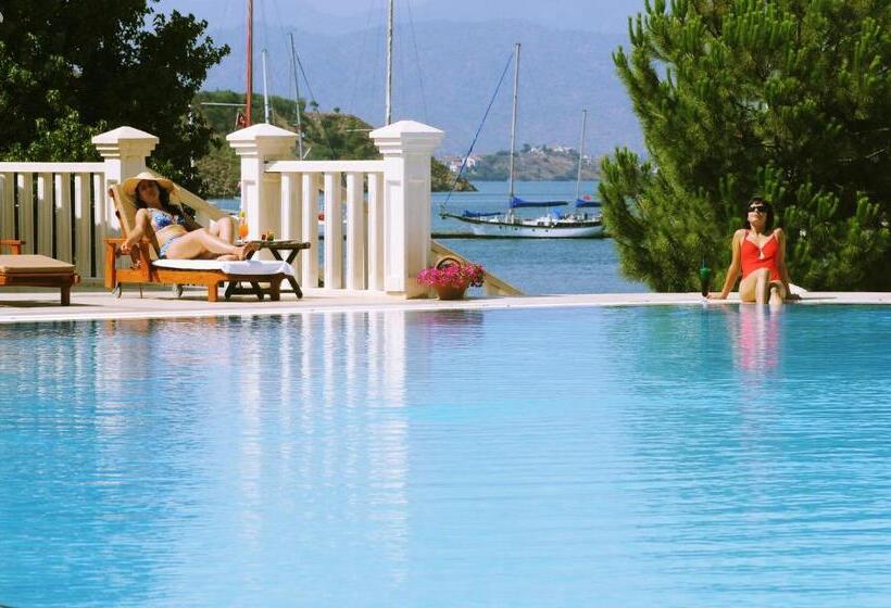 בית מלון כפרי Ece Saray Marina Resort