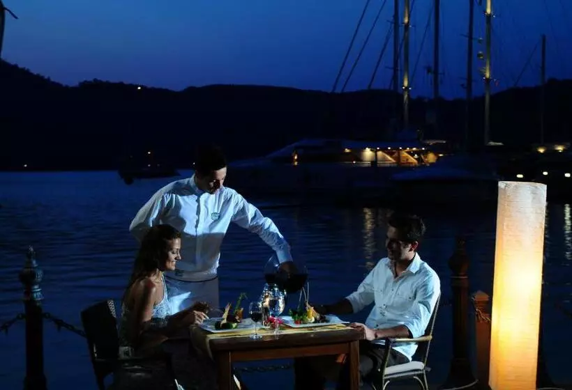 酒店 Ece Saray Marina Resort