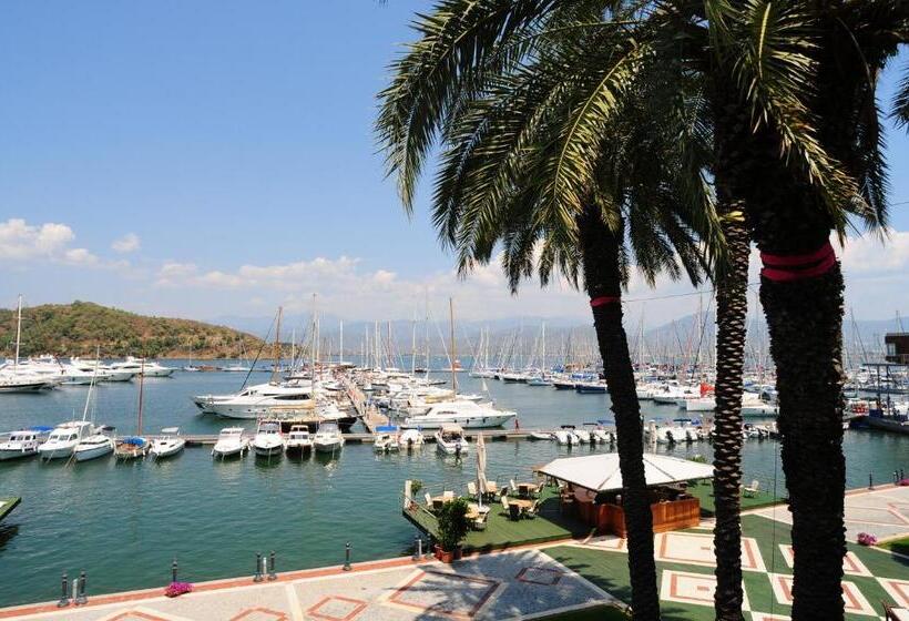 בית מלון כפרי Ece Saray Marina Resort