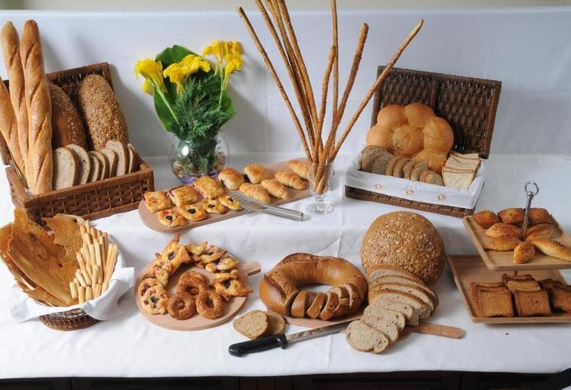 בית מלון כפרי Ece Saray Marina Resort