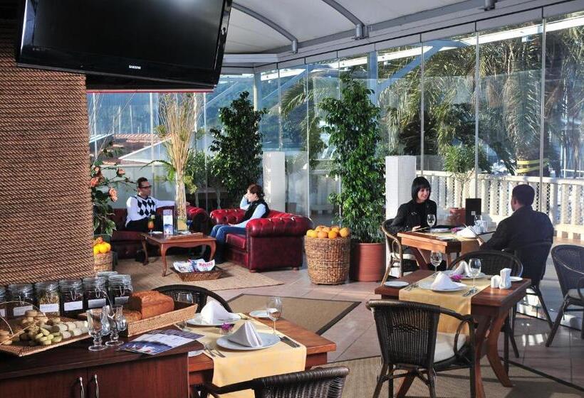 בית מלון כפרי Ece Saray Marina Resort