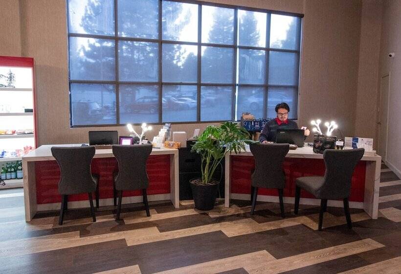 هتل Empeiria High Sierra