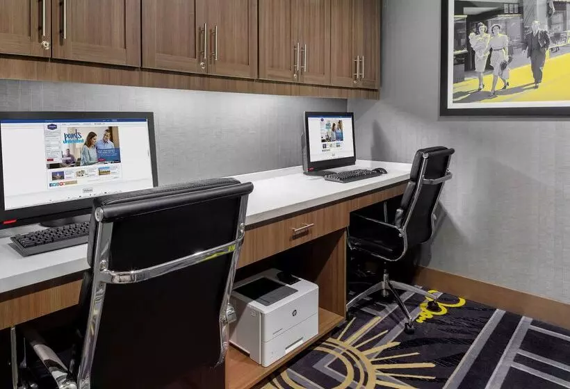 هتل Hampton Inn & Suites Los Angeles/hollywood