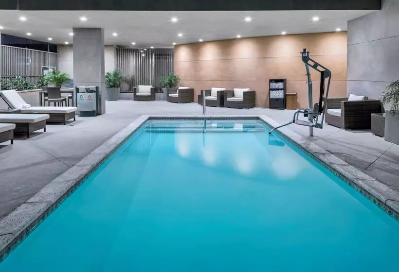 هتل Hampton Inn & Suites Los Angeles/hollywood