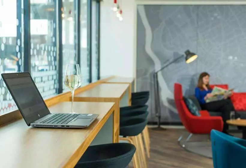 호텔 Holiday Inn Express Bristol City Centre, An Ihg