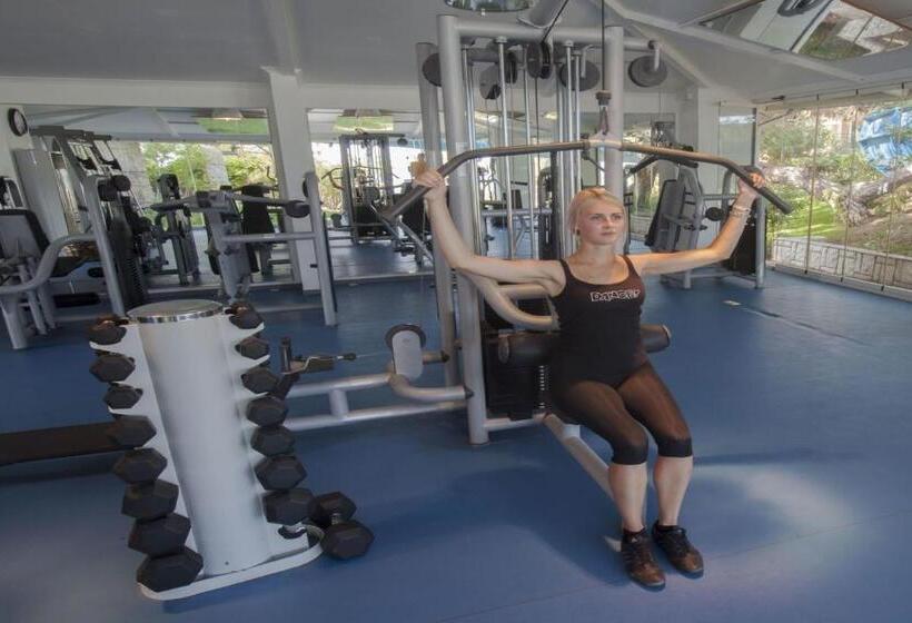 هتل Pirate S Beach Club