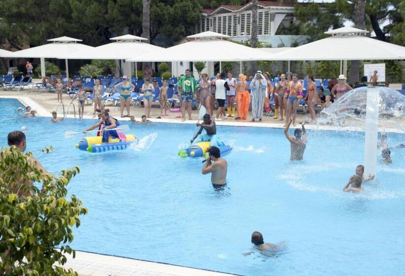 هتل Pirate S Beach Club