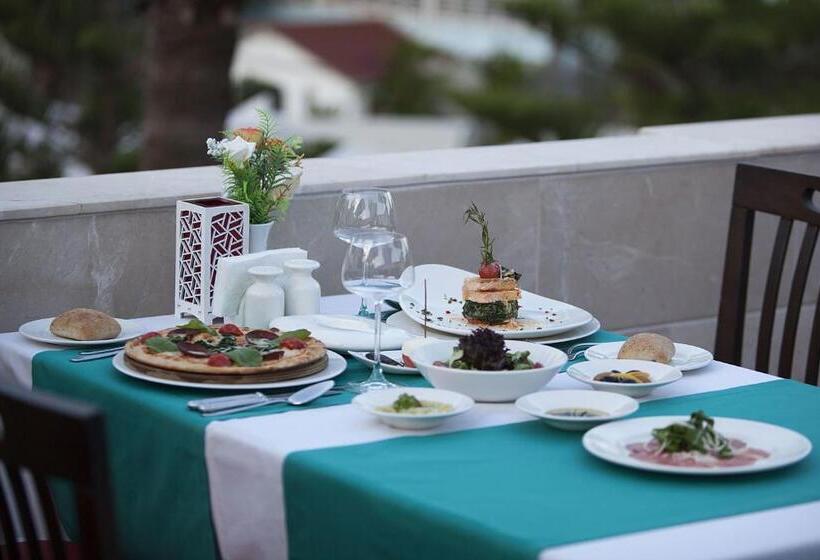 هتل Pirate S Beach Club