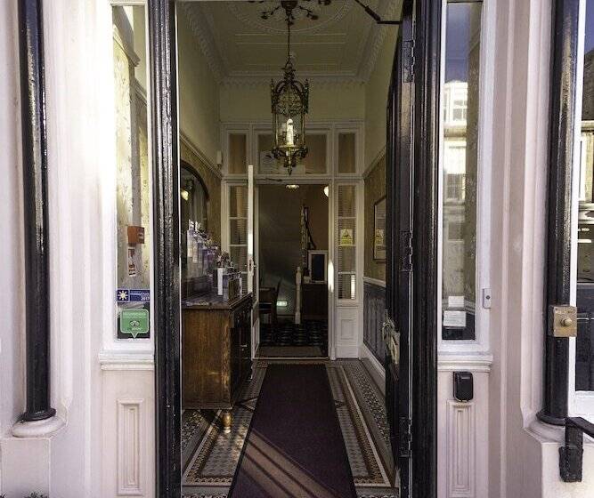 Regent House Hotel   City Centre