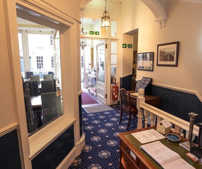 Regent House Hotel   City Centre