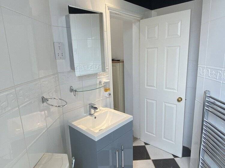 Regent House Hotel   City Centre