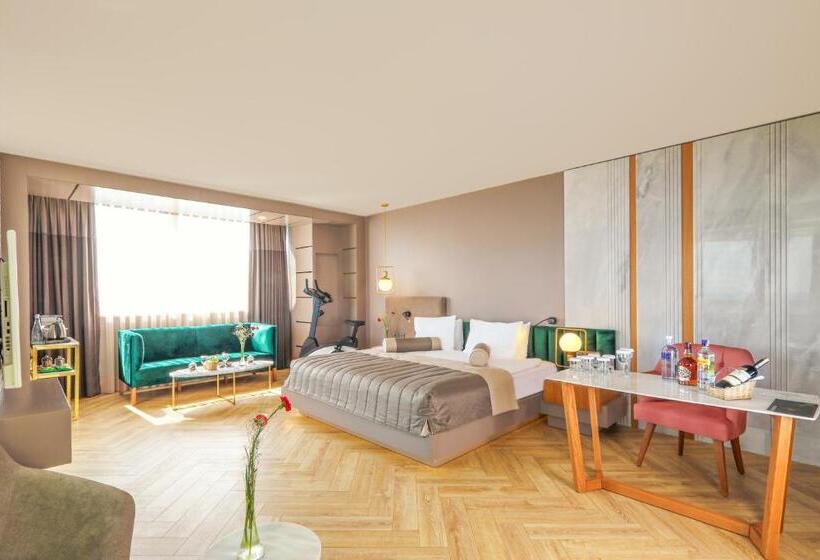 هتل Sherwood Exclusive Lara