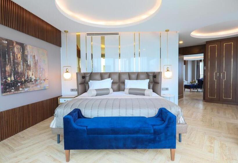 هتل Sherwood Exclusive Lara