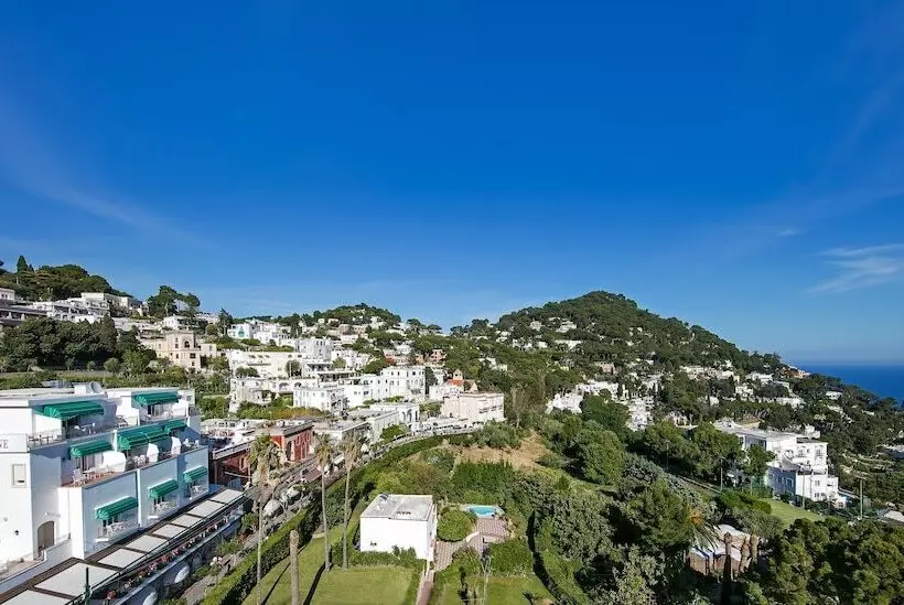 בית מלון כפרי Syrene