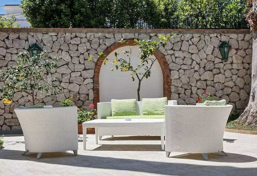 בית מלון כפרי Syrene