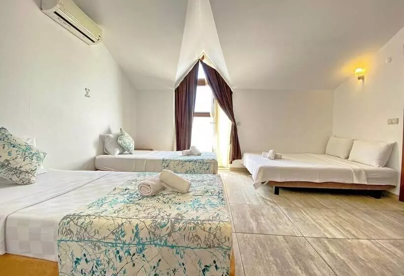 בית מלון כפרי Zehra Tatil Köyü  Halal All Inclusive